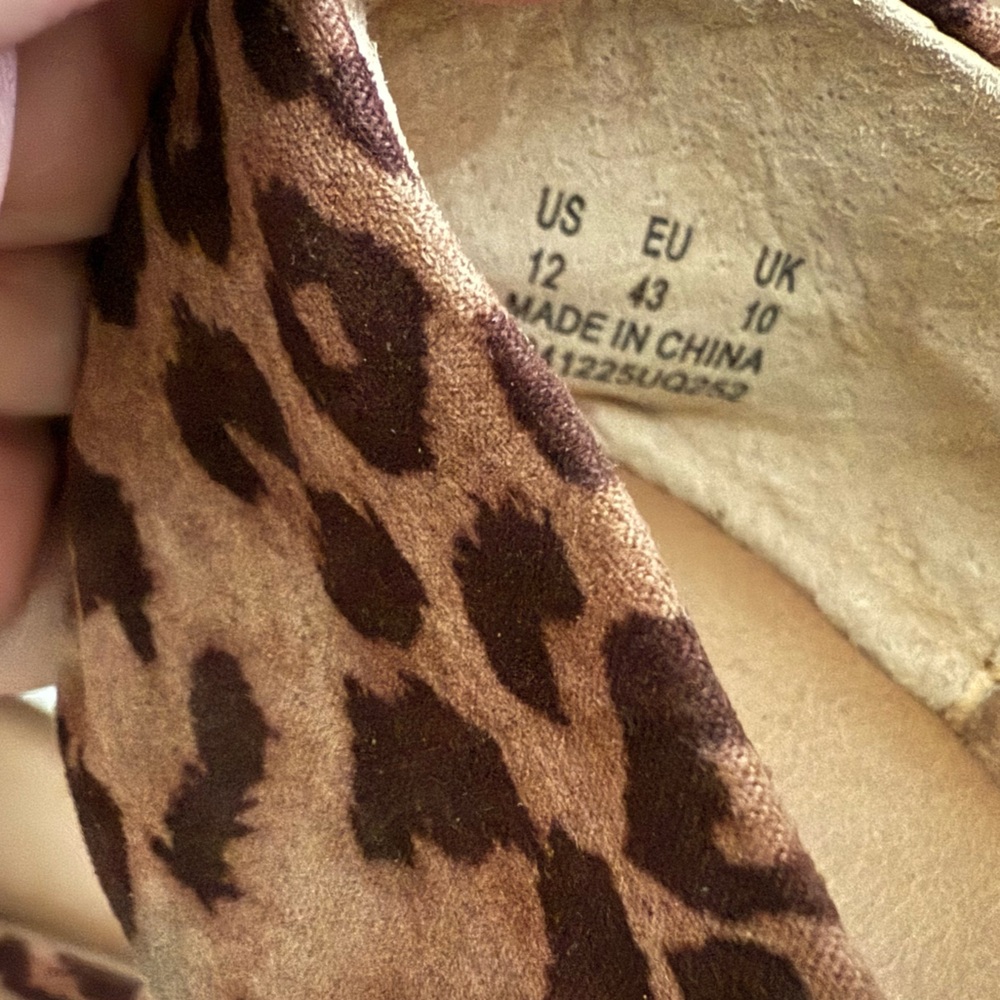 Amazon Essentials NWT Women's Leopard Print pointed toe Loafers- size 12 - Picture 6 of 6